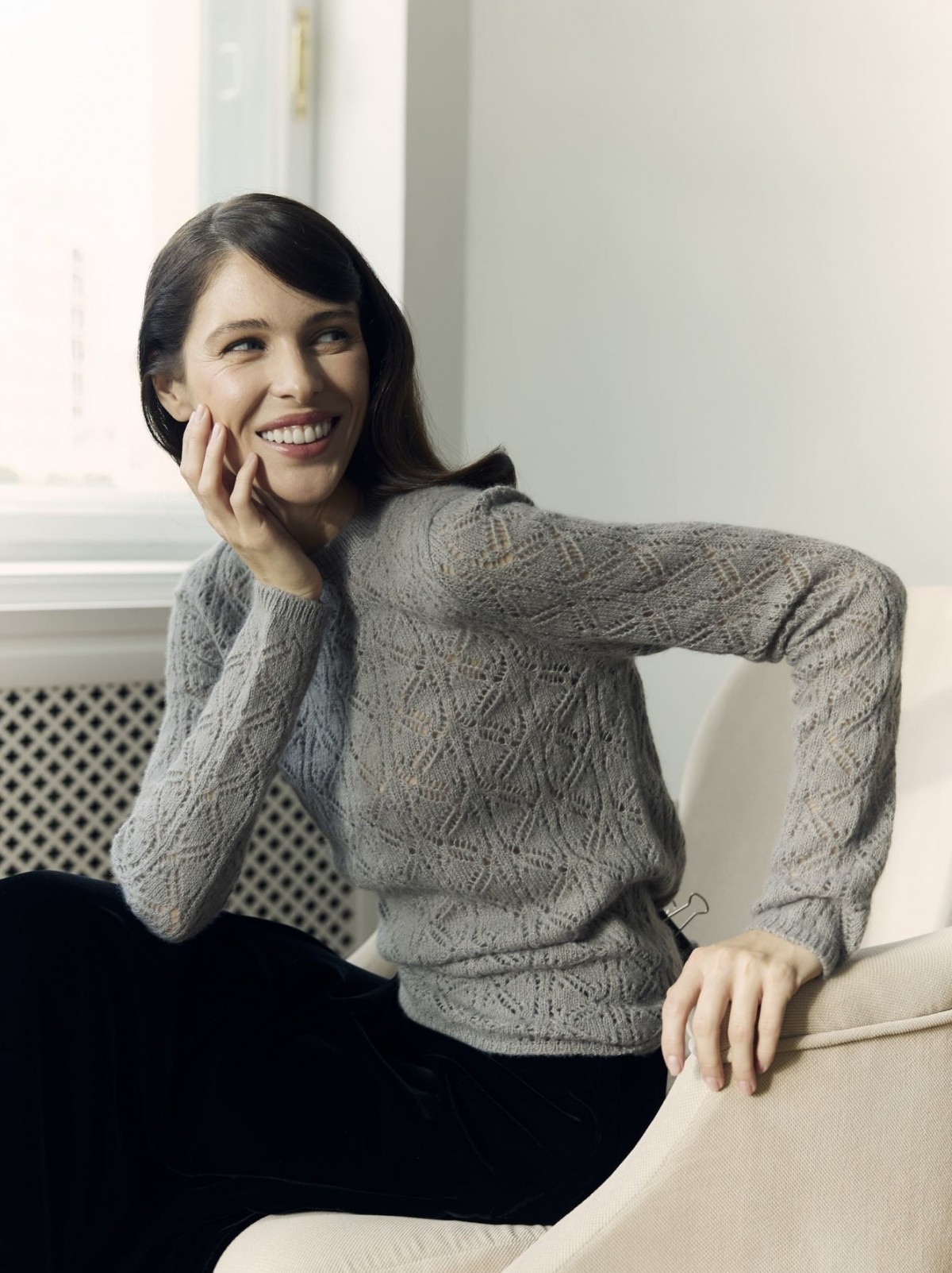 Джемпер ажурный из пряжи Brushlight