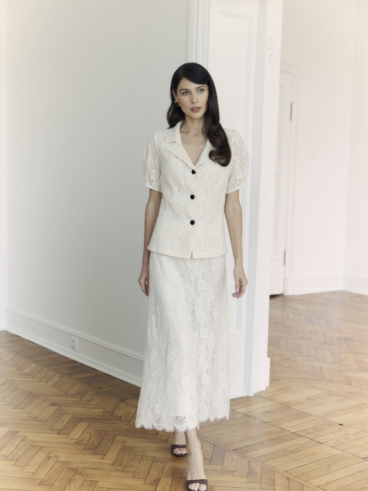 Жакет и юбка  из шерстяного кружева